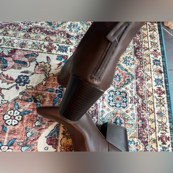 NWOB A New Day brown faux leather pointed toe heeled booties, size 11 - Picture 4 of 6